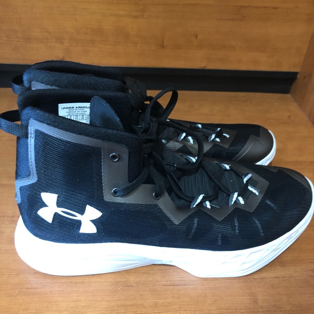 Under Armour Mens sneakers